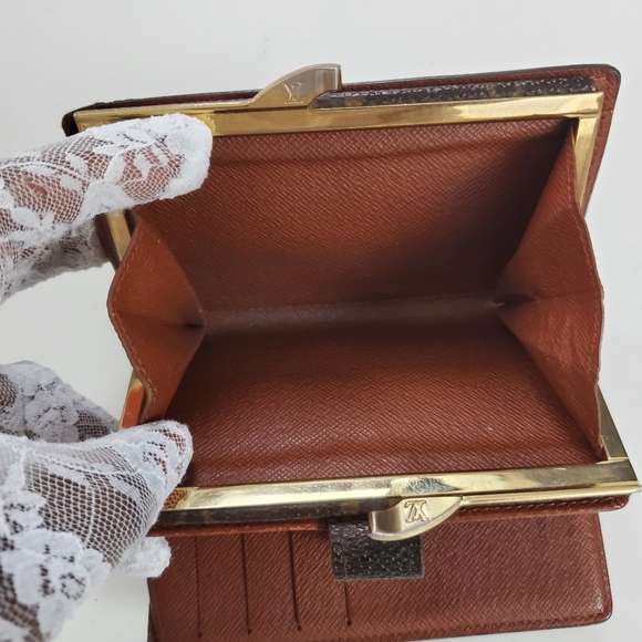 Louis Vuitton Monogram KISSLOCK WALLET - Picture 8 of 11